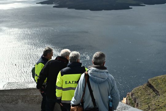 santorini seismos